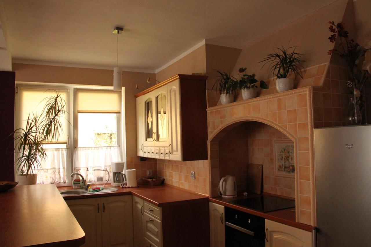 Apartamenty Eka Dom Goscinny 350M Do Plazy Rewal Esterno foto