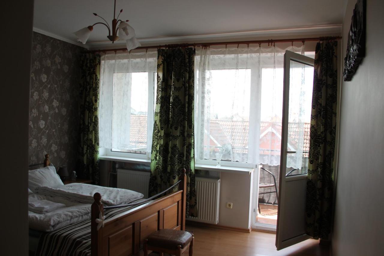 Apartamenty Eka Dom Goscinny 350M Do Plazy Rewal Esterno foto