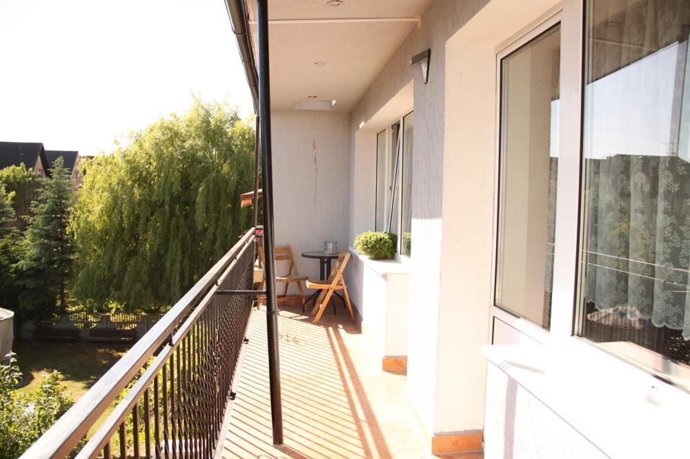 Apartamenty Eka Dom Goscinny 350M Do Plazy Rewal Esterno foto
